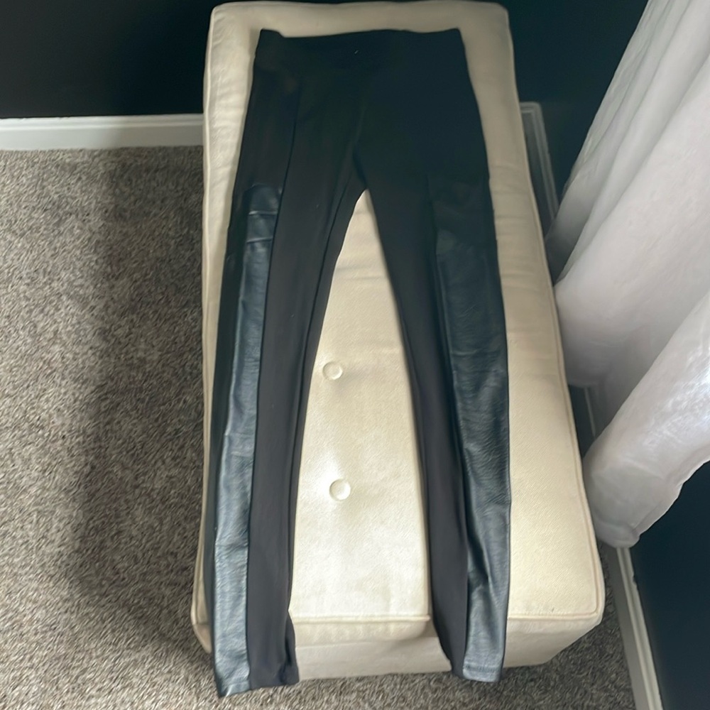 Bar III black leggings